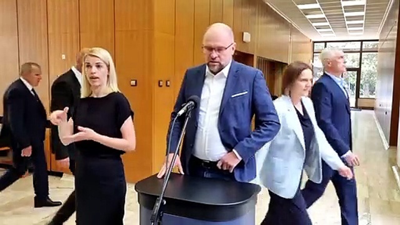 ZÁZNAM: Brífing ministra hospodárstva R. Sulíka pred rokovaním Vlády SR