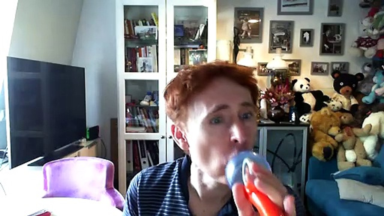 Wiwi égratigne "locamente"