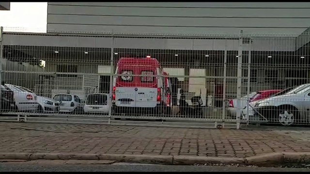 Mulher passa mal em laboratório e é socorrida pelo Samu