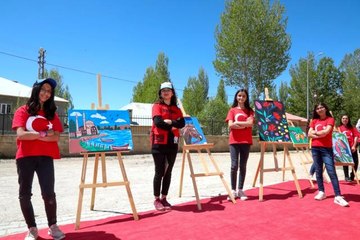 Başkale'de 'Renkler' isimli resim sergisi açıldı