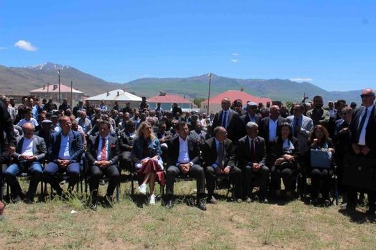 İBB Başkanı İmamoğlu, Van'da bir caminin temel atma törenine katıldı