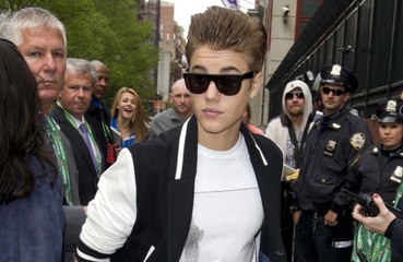 Llevar gafas de sol nos hace ser más fisgones