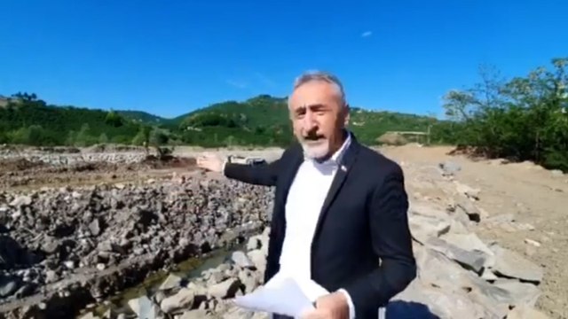 Bakanlık uygun değil dedi ama şirket dere yatağından kaçak çakıl çıkarmaya devam ediyor