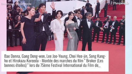 Festival de Cannes - Bella Hadid : Sa robe trouée laisse apparaître un curieux bijou