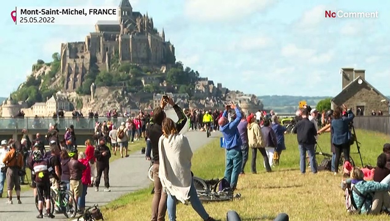 Neuer Rekord für Nathan Paulin: Slackliner balanciert 2 200 Meter zum Mont-Saint-Michel