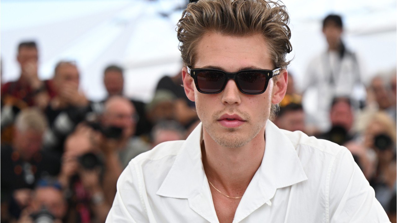 Voici : Austin Butler (Elvis) : l’acteur chante-t-il vraiment dans le biopic de Baz Luhrmann ?
