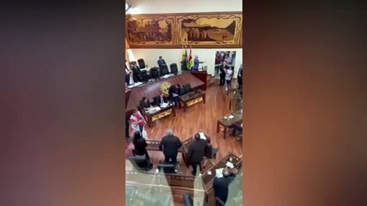Durante discussão em Assembleia Legislativa, prefeito chama deputado de ‘corno’ e sofre infarto