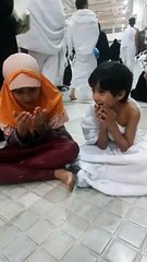 Kids Praying for Pakistan in Baitullah | Pray of Little Children for Best Ruler in Pakistan