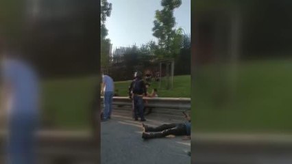 Ümraniye'de işçi servisinin kamyona çarptığı kazada 11 kişi yaralandı