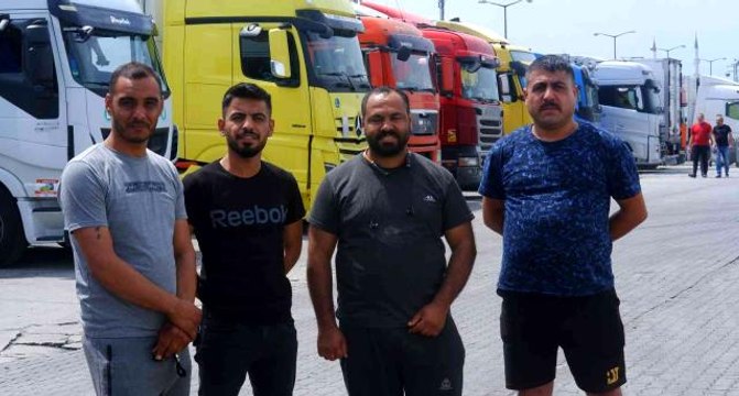 Sebze ve meyve taşıyan tırlar günlerdir Kapıkule'de bekliyor, ürünler çürüyebilir