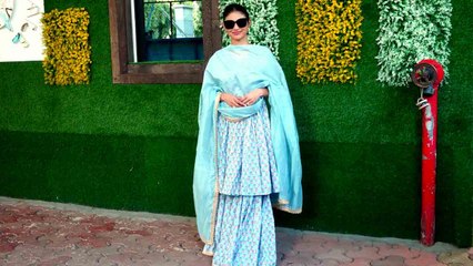 Mouni Roy Dance Studio के बाहर हुईं स्पॉट, पहले से और भी ज्यादा पतली हुईं Actress | FilmiBeat