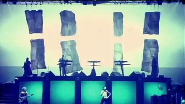 Depeche Mode chante Personal Jesus en live
