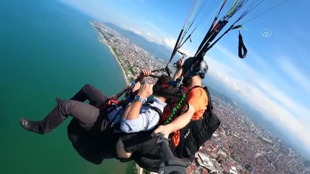500 rakımlı Boztepe'si yamaç paraşütü tutkunlarını ağırlıyor