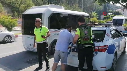 Turistle çakılı minibüs trafikten men edildi