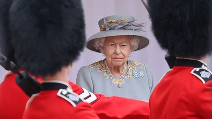 下载视频: VOICI : Scandale dans la famille royale britannique : Elizabeth II mêlée malgré elle à une affaire de trafic de drogue