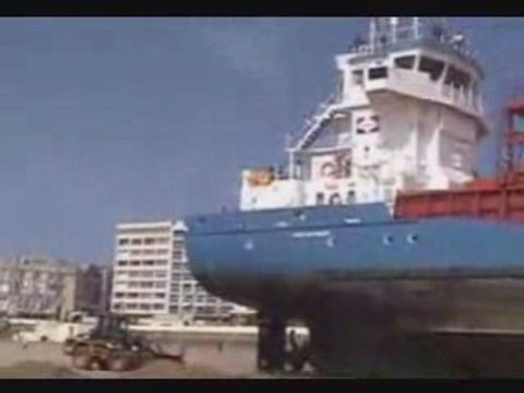 Maman les p'tits bateaux qui vont sur l'eau