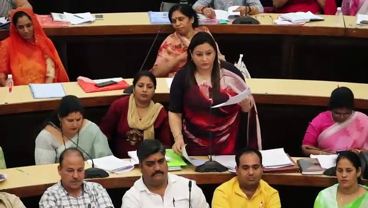 रोशनी पर रार : करोड़ों रुपए निगम रखरखाव पर खर्च...