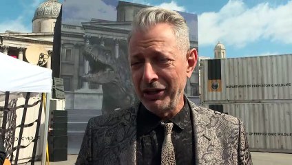 Jeff Goldblum talks iconic Ian Malcolm shirt scene!