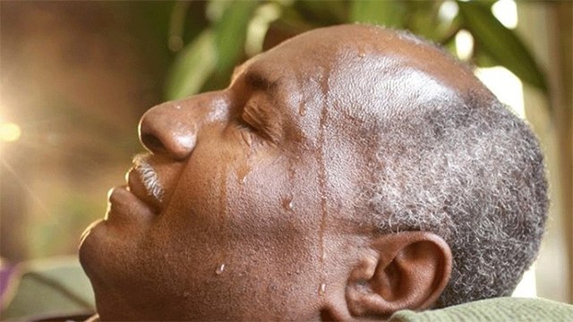 सोते समय पसीना आने का कारण | सोते समय पसीना क्यों आता है | Sote Samay Pasina Aane Ka Karan | Boldsky