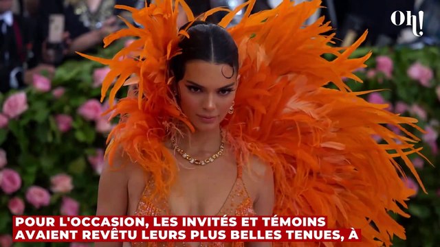La technique hilarante de Kendall Jenner pour monter les marches en robe devient virale (VIDEO)