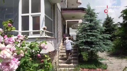 "Bu villa satılamaz. Muvazaalıdır baba oğul kavgalıdır" pankartı dikkat çekti