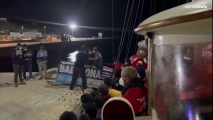 Rettungsaktion von "Open Arms": 110 Menschen gehen in Lampedusa an Land