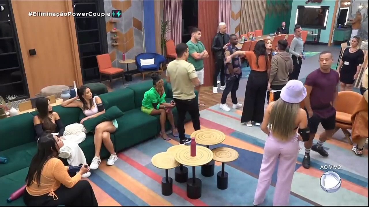Caos no Power Couple: Hadballa partiu pra cima de Matheus, Rogério tentou agredir o Cartolouco - Confusão generalizada