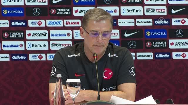 A Milli Futbol Takımı Teknik Direktörü Kuntz: Tüm teknik direktörlere, başkanlara ve oyunculara şunu söyledim, sorunuz varsa kapım her zaman size...