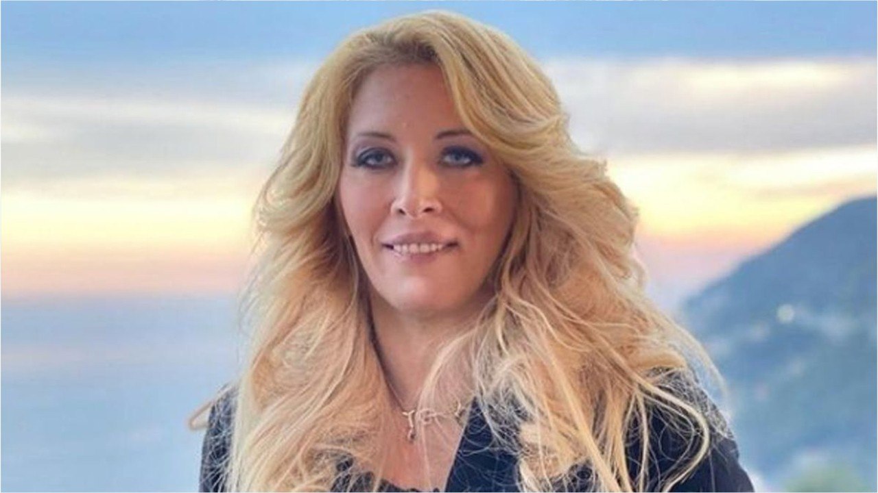 Voici : Loana propose une idée de cadeau pour l...