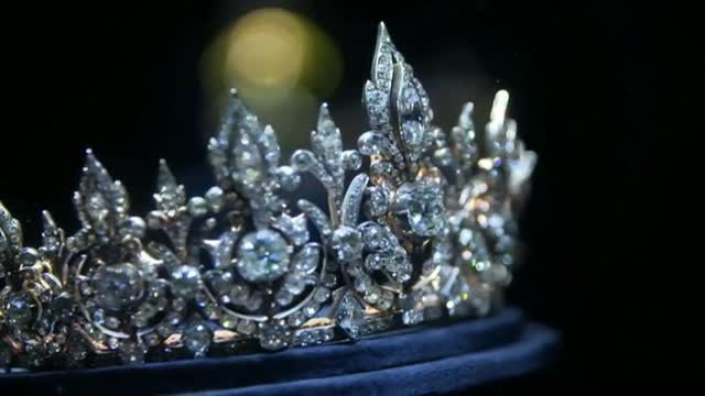 Comienzan las exposiciones con motivo del 70 aniversario de la Reina Isabel en el trono