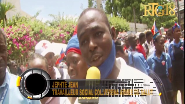 École Normale PESTALOZZI a organisé une marche en prélude à la commémoration du drapeau haïtien.