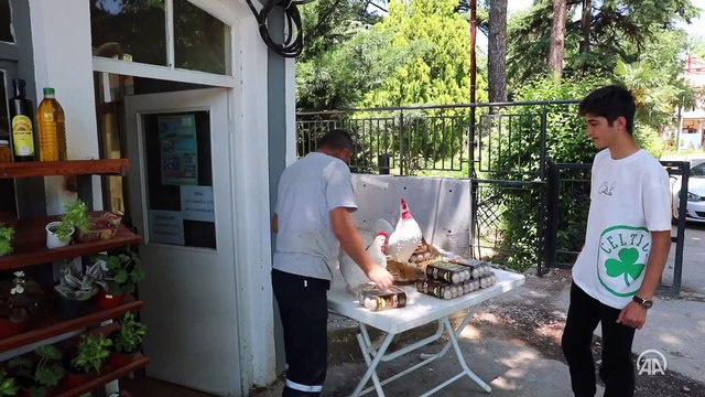 Bursa'daki meslek lisesinden hakiki gezen tavuk yumurtası