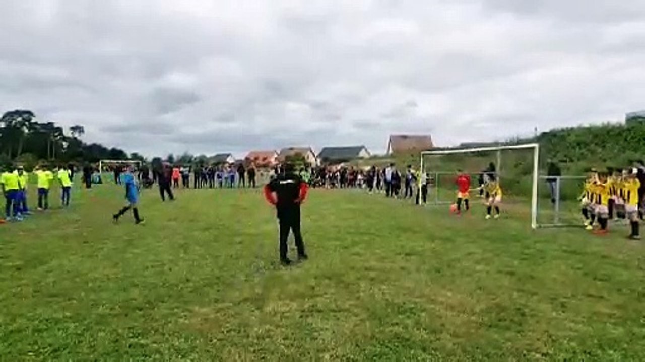 Séance de tir aux buts au tournoi de Pont de l'Arche pour les U13 jeudi 26 mai -1/4 de finale