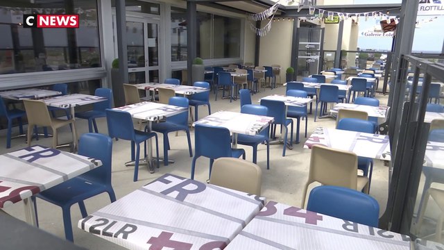 Des terrasses de restaurants restent fermées faute de personnel