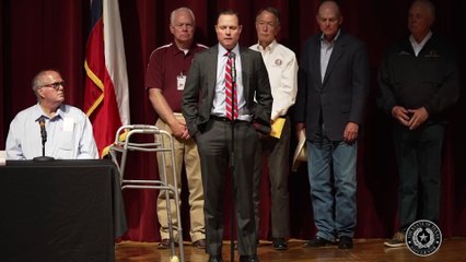 El gobernador de Texas exige una investigación de la respuesta policial en Uvalde