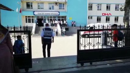 OKULDA RAHATSIZLANAN 12 ÖĞRENCİ HASTANEYE KALDIRILDI