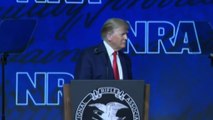 Trump al summit Nra: vietare armi? Grottesco, blindiamo le scuole
