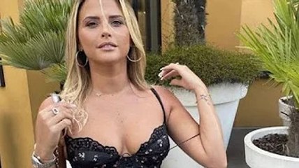 Sacs Chanel, escarpins Jimmy Choo... Kelly Vedovelli (TPMP) fait ch@uffer sa carte bancaire !