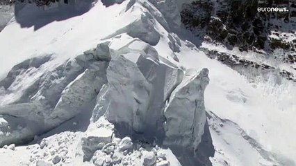 Une chute de blocs de glace fait deux morts dans les Alpes suisses