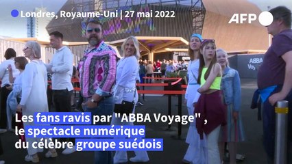 Avatars et paillettes: les fans conquis par le spectacle d'ABBA à Londres