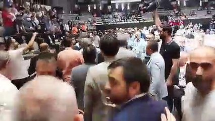 Beşiktaş Kulübü mali genel kurulunda kavga