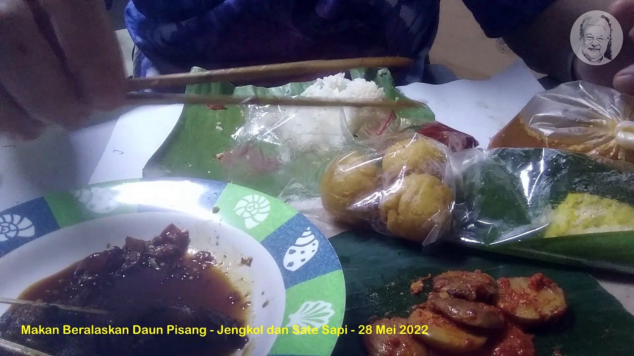 Mukbang Tanpa Wajah - Makan Beralaskan Daun Pisang - Jengkol dan Sate Sapi - 28 Mei 2022