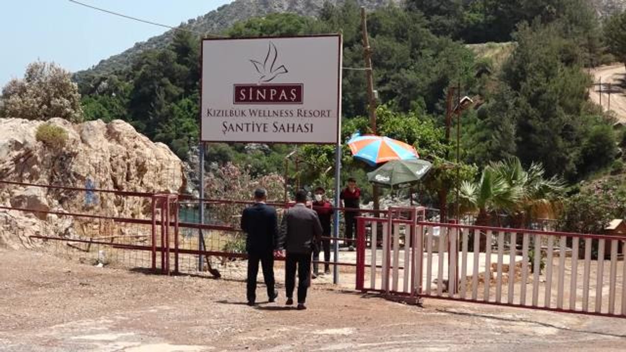 CHP'li Öztunç'tan Marmaris'teki Otel İnşaatına Tepki: "Halk Var, Halk. Rantı Bıraksınlar Biraz Halkçı Olsunlar.