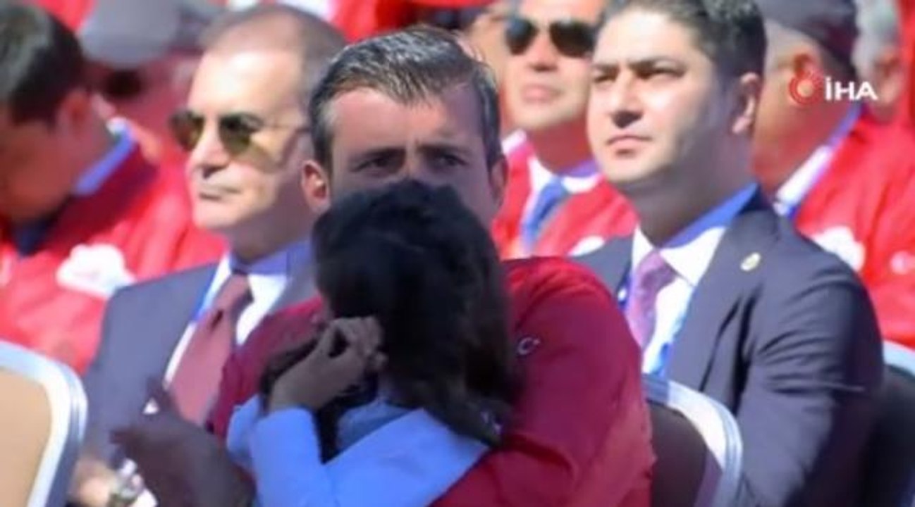 Selçuk Bayraktar: "Bize düşen Türk çocuklarının yolunu açmak için durmadan çalışmaktır"