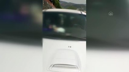 Minibüste 19 düzensiz göçmen yakalandı