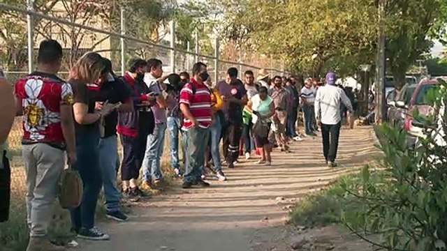 Atiende el SAT de manera eficiente a decenas de contribuyentes al día | CPS Noticias Puerto Vallarta