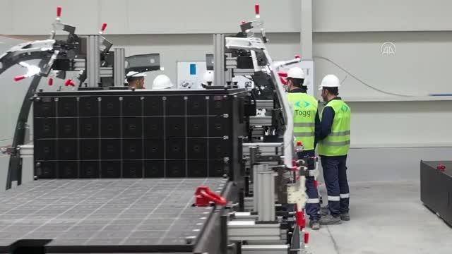 Togg'un ilk C-SUV gövdesi Gemlik tesislerindeki robot hatlarda üretildi