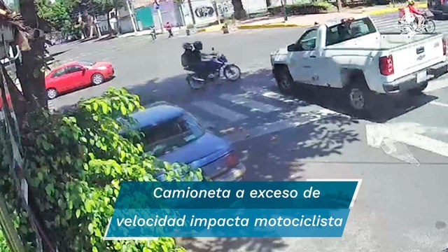 Camioneta de la Cuauhtémoc embiste a motociclistas