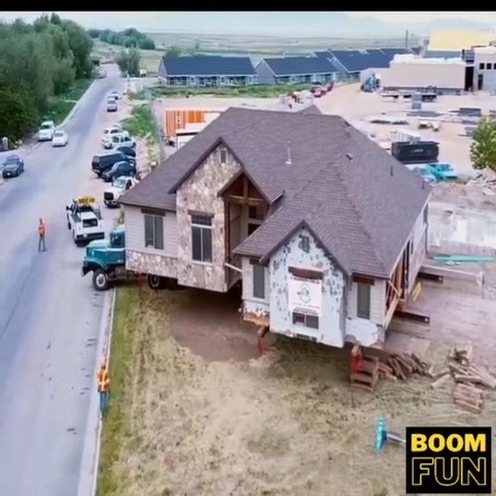 Moving a house weighing 10000 tons