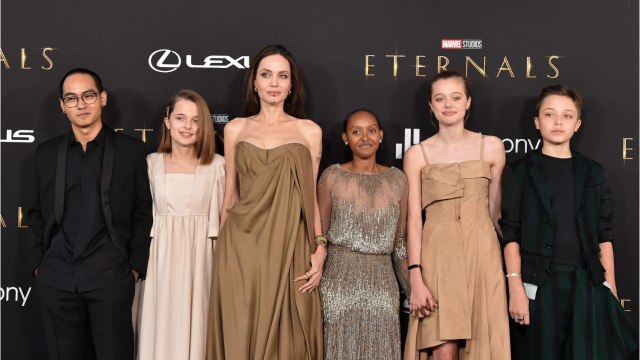 GALA VIDEO - Angelina Jolie, Julie Gayet : mères pas parfaites , elles brisent le tabou